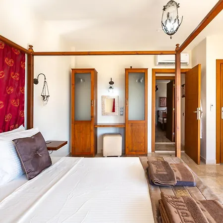 Truffle - Bohemian Raspberry Apartment Kalkan